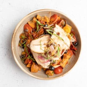 Panzanella met frisse makreelfilet