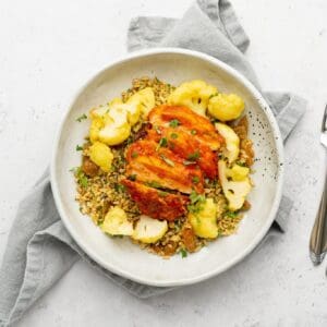 Freekeh met kip, bloemkool en harissa