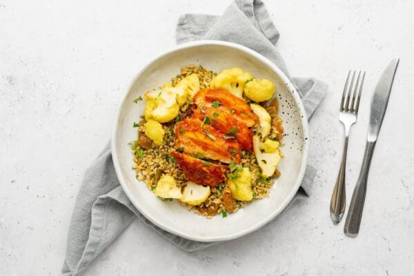 Freekeh met kip, bloemkool en harissa