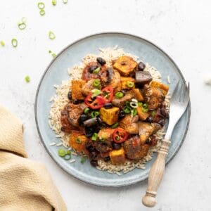 Mapo tofu met rijst, aubergine en paddenstoelen