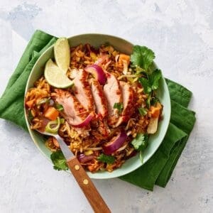 Nasi goreng met Aziatische varkenshaaspuntjes